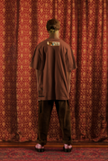 18aa5dc9-0af5-462f-8651-7adffa6d80b4/Pocket-Tee-Brown-Back_02.png